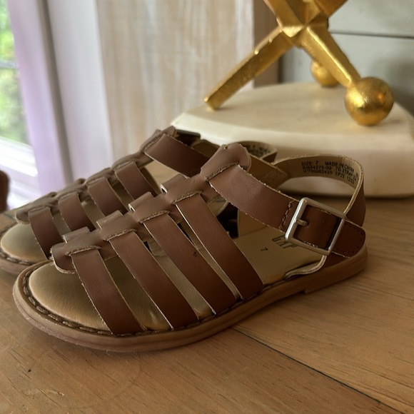 GAP toddler strappy sandals - Picture 4 of 5